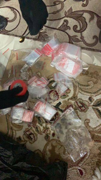 Группу наркоторговцев задержали в Кировском районе