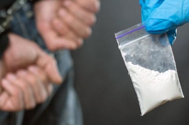 Троих молодых людей будут судить за попытку сбыта героина