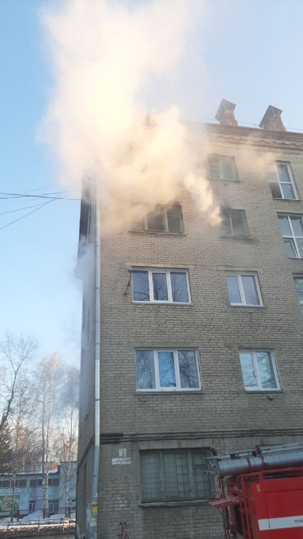 Пожар на ОбьГЭС: две пенсионерки временно остались без жилья
