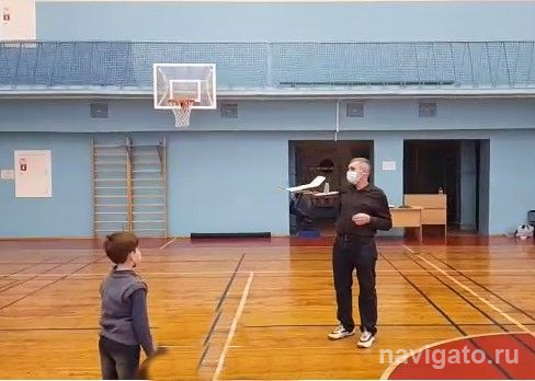 Педагог КЮТ СО РАН – призёр соревнований по запуску комнатных самолётов