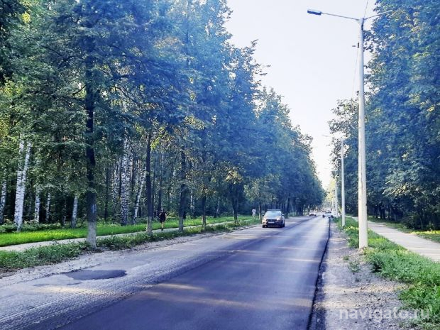На улице Пирогова укладывают выравнивающий слой асфальта