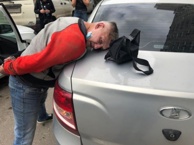В Новосибирске задержали супругов, обманувших пенсионерку