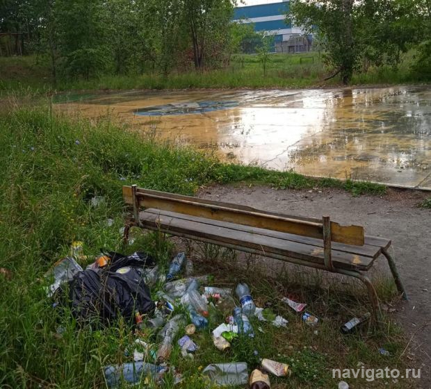 На старейшей спортплощадке Шлюза некоторые ведут себя очень не спортивно