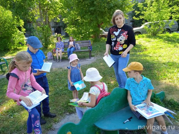 По пятницам библиотека имени Дмитриева встречает читателей на поляне