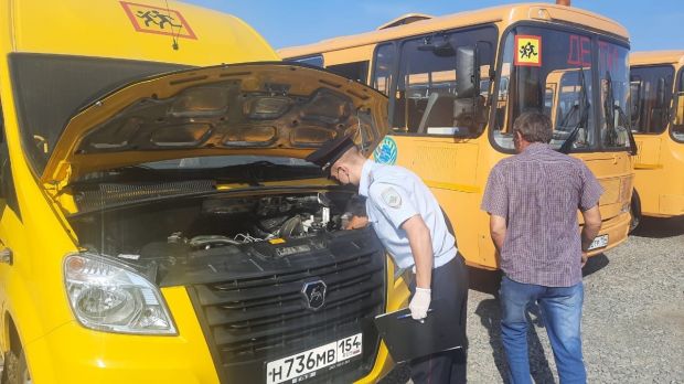 Инспекторы ГИБДД проверят все школьные автобусы