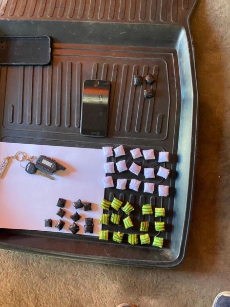 На Бердском шоссе задержали двух наркосбытчиков