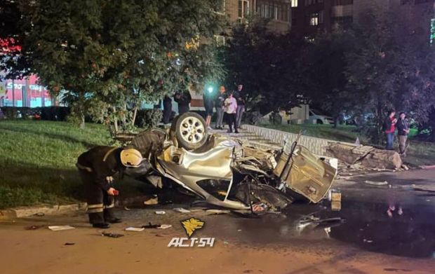Три человека пострадали в ночном ДТП в центре Новосибирска
