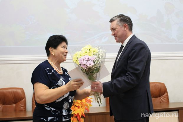 В Советском районе поздравили учителей и воспитателей