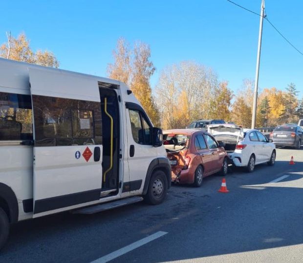 В аварии на Бердском шоссе пострадали два мальчика-пассажира