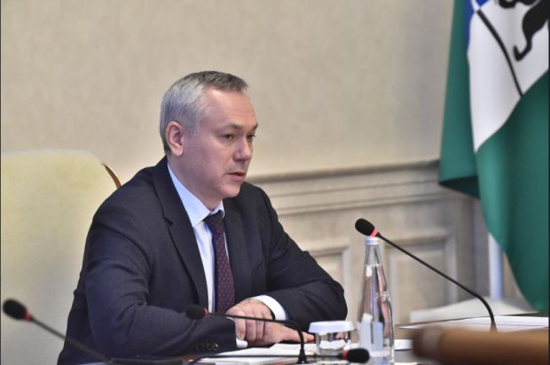 Губернатор пообещал отстранять работы непривитых коллег