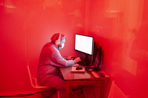 Матрицы для искусственных хрусталиков создают ученые СО РАН