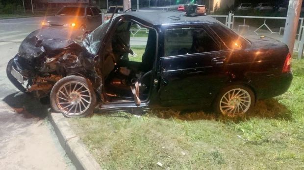 Подросток, управлявший автомобилем, пострадал в ДТП