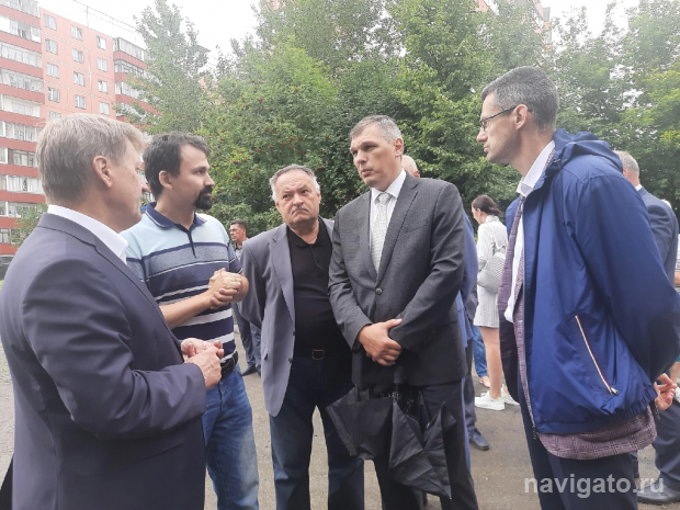 В микрорайоне ОбьГЭС проверили ремонт дворов