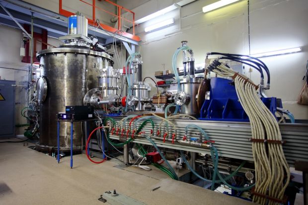 Сотрудники ИЯФ исследовали радиационную стойкость оптоволокна