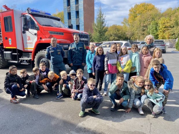 Дети из гимназии № 5 познакомились с работой пожарных