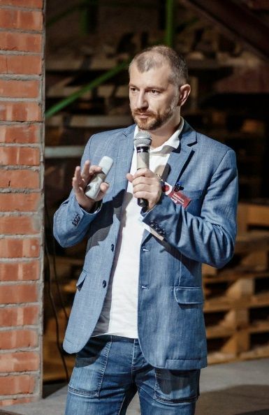 Юрий Аникин: «На знания и умных растёт спрос»