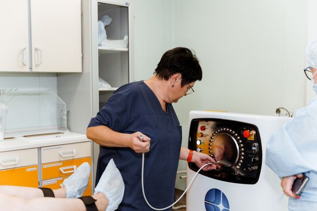 В центре Мешалкина онкобольных начали лечить новым отечественным аппаратом