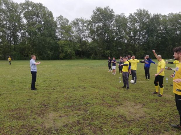 Сотрудники следственного управления сыграли в футбол с подростками в Академгородке