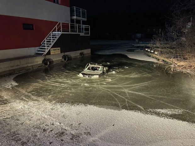 Женщина-курьер чуть не утонула в Новосибирском водохранилище