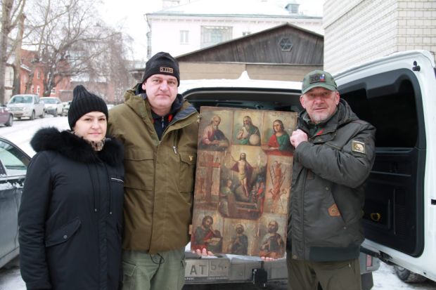 В Новосибирск привезли на восстановление иконы из Луганска