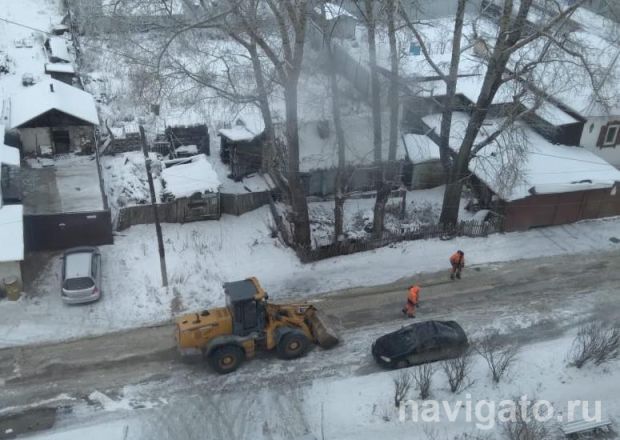Снег из правобережья Советского района вывозят на КСМ