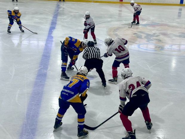 Хоккейные команды спортшколы «Энергия» завершили игры 2024 года