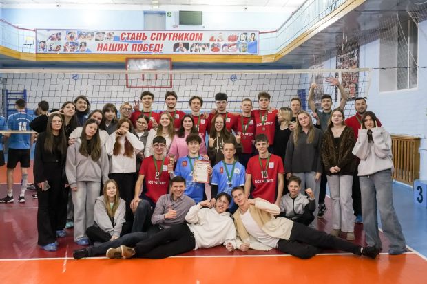 Команда Советского района стала третьей на городских соревнованиях по волейболу