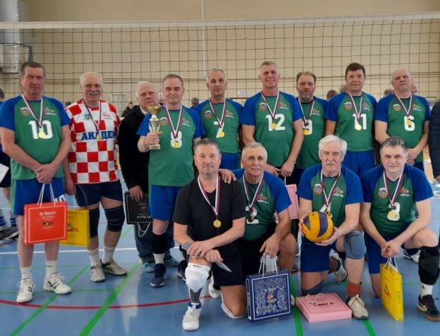 Ветераны Советского района третий раз стали лучшими волейболистами Новосибирска