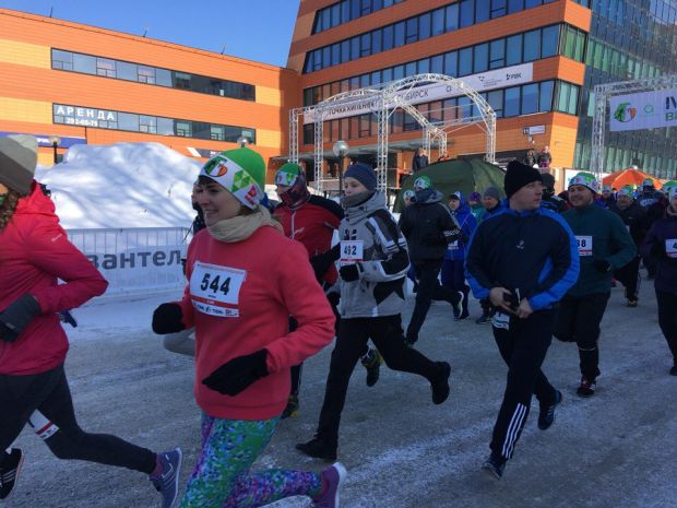2150 человек пробежали Весенний полумарафон