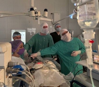 Девочку с желудком в грудной клетке прооперировали в Новосибирске