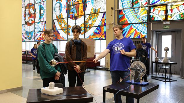 В НГУ впервые прошел научно-популярный Смарт Квест