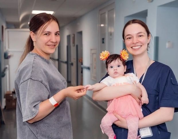 Врачи из Центра Мешалкина спасли девочку с гигантской опухолью в сердце