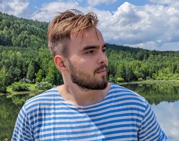 Магистрант НГУ Антон Зоркальцев стал автором «Литературной газеты»