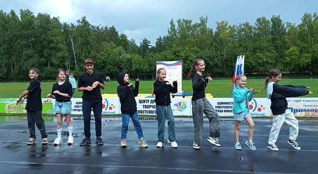 Олимпийцы приехали на День физкультурника в Советский район