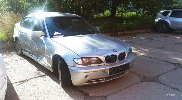 РАТИ ищет владельца BMW, припаркованного на Шлюзе