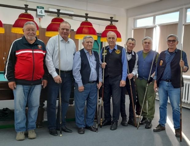 Ветераны Советского района стали третьими в соревнованиях по бильярду