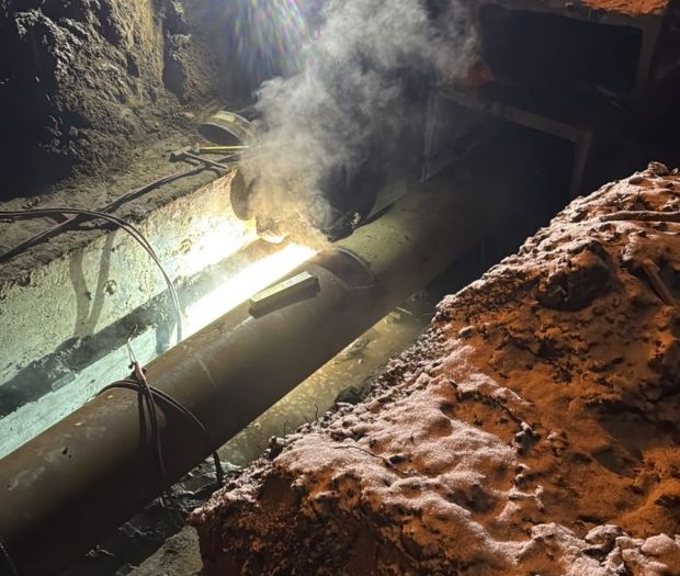 8 метров поврежденной трубы заменили энергетики