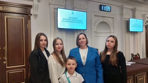 Жительница ОбьГЭС получила знак отличия «За материнскую доблесть»