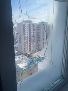 Во время пьяной ссоры новосибирец выбросил приятеля из окна