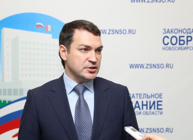 Максим Кудрявцев поздравляет женщин с 8 Марта