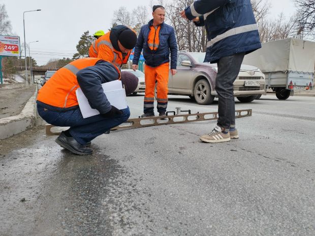 В Советском районе проверили дороги в рамках гарантийных обязательств