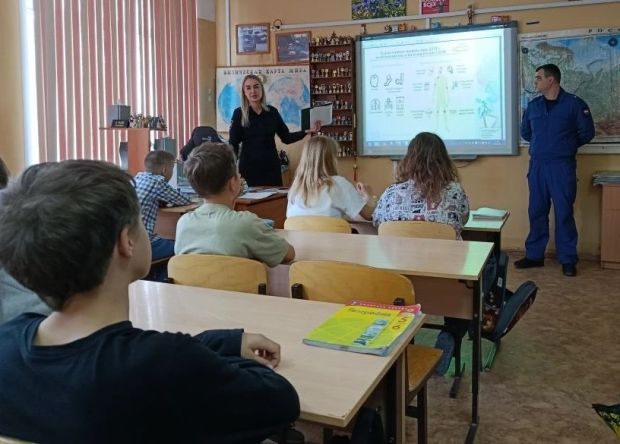 Сотрудники прокуратуры и ГАИ обсудили с детьми поведение на дорогах