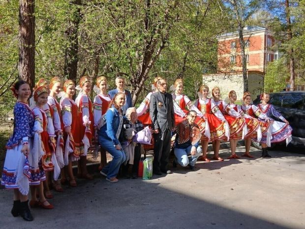 Ветеранов Великой Отечественной войны поздравляют с Днем Победы