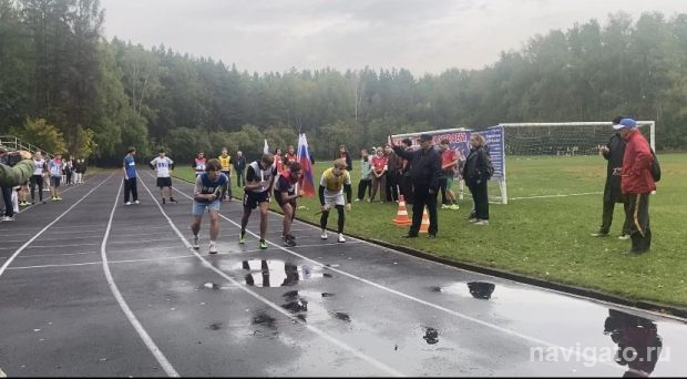 На стадионе НГУ прошла эстафета памяти Александра Демакова